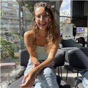 Étudiante madrilène donne des cours de langue, et du soutien scolaire